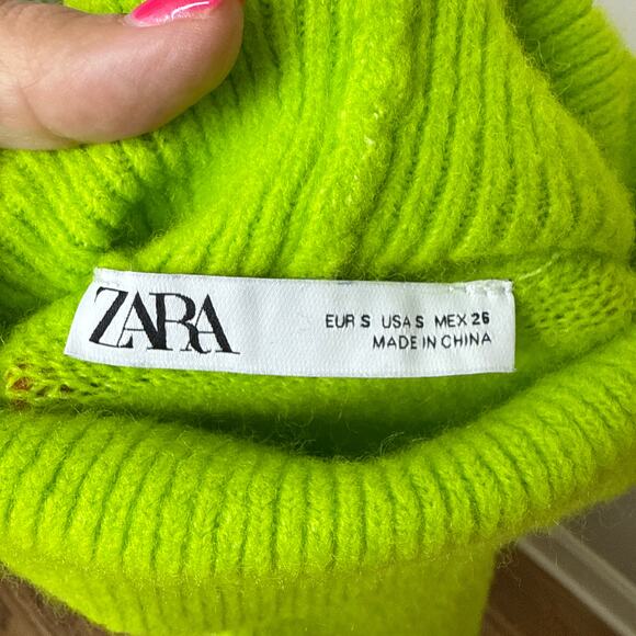 Zara Blogger Favorite Oversized Neon Green Turtleneck Jumper Sweater Size Small - Picture 7 of 9
